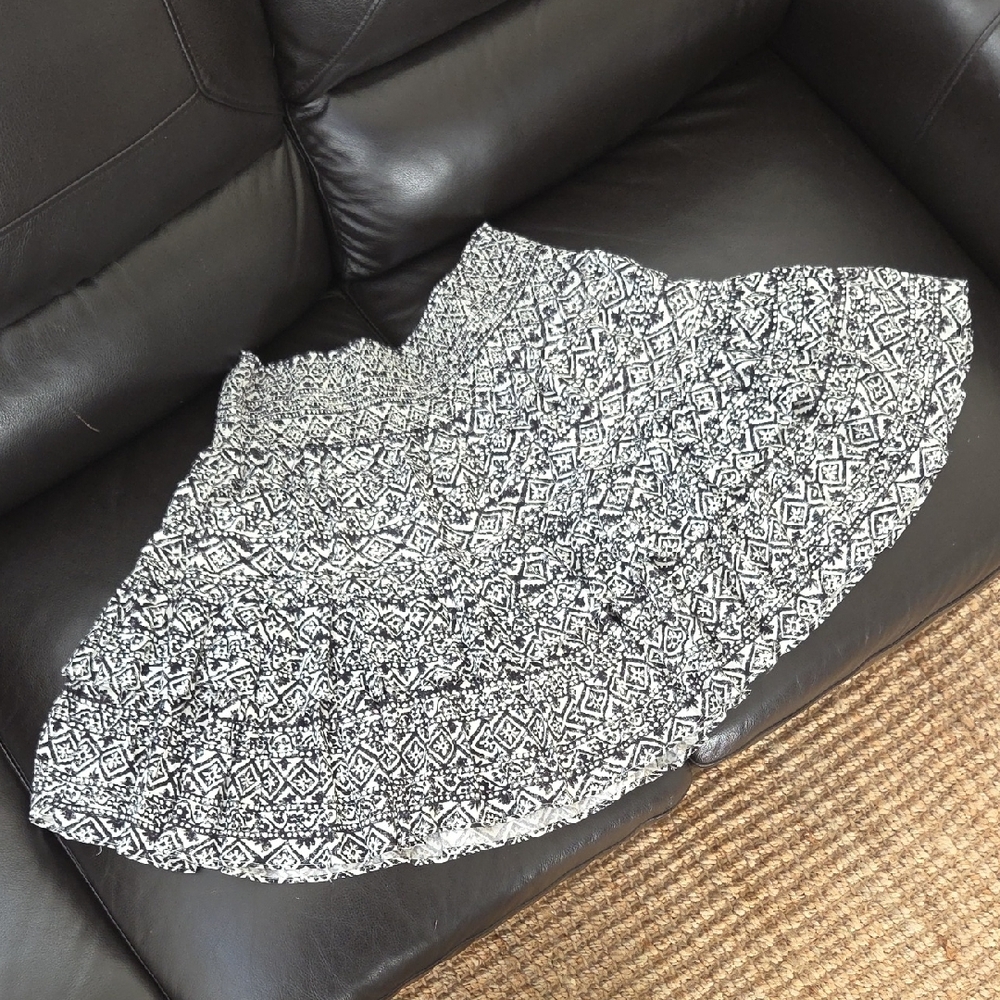 {Lauren Ralph Lauren} Black White Tiered Smocked Ruffle Mini Skirt (Size 12) - Picture 5 of 8